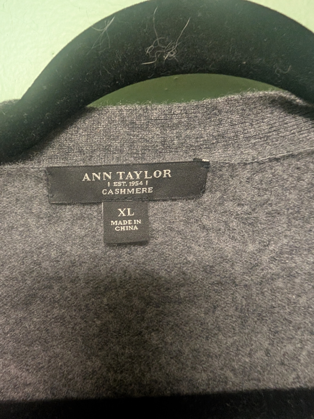 Ann Taylor Men's Charcoal Gray Cashmere Crewneck Sweater